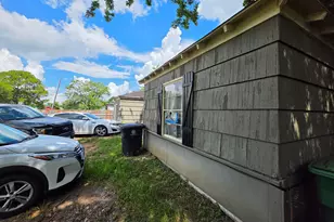 6107 Beldart St, Houston, TX 77033 - Photo 3