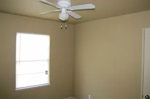 6107 Beldart St, Houston, TX 77033 - Photo 11