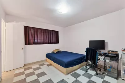 9002 Bunny Run Drive, Houston, TX 77088 - Photo 7