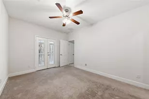 960 W 24th St, Houston, TX 77008 - Photo 5