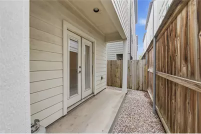 960 W 24th Street, Houston, TX 77008 - Photo 3