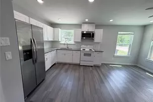 8115 Denton St, Houston, TX 77028 - Photo 9
