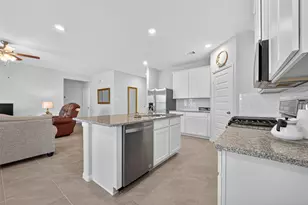 2322 E Winding Pnes Dr, Tomball, TX 77375 - Photo 17