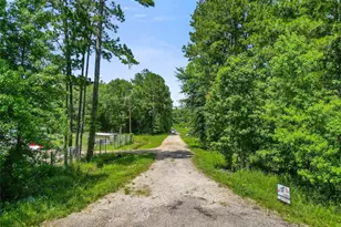 19136 Durham Ct, New Caney, TX 77357 - Photo 7