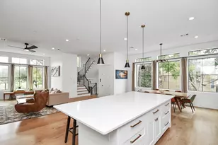 2303 Yupon St, Houston, TX 77006 - Photo 21
