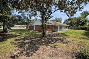 205 E Crestmont Dr, Alvin, TX 77511 - Photo 17