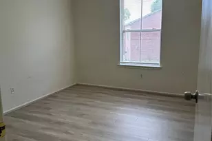 8030 Golf Green Cir, Houston, TX 77036 - Photo 9