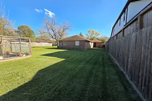 8922 Carousel Ln, Houston, TX 77080 - Photo 11