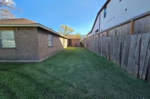 8922 Carousel Ln, Houston, TX 77080 - Photo 13