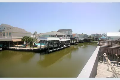 238 Bamaku Bend, Tiki Island, TX 77554 - Photo 21