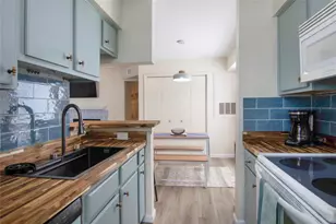 3506 Cove View Blvd, Galveston, TX 77554 - Photo 11