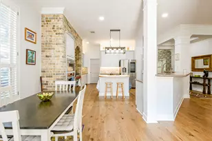 2442 Chimney Rock Rd, Houston, TX 77056 - Photo 17