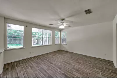 34 S Willow Point Circle, The Woodlands, TX 77382 - Photo 11