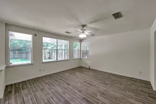 34 S Willow Point Cir, The Woodlands, TX 77382 - Photo 11