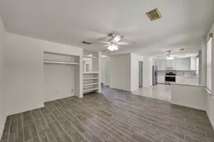 34 S Willow Point Cir, The Woodlands, TX 77382 - Photo 13