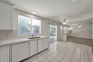 34 S Willow Point Cir, The Woodlands, TX 77382 - Photo 19