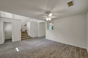 34 S Willow Point Cir, The Woodlands, TX 77382 - Photo 9
