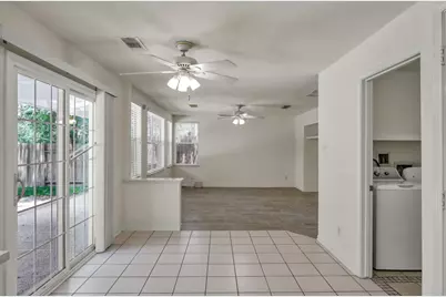 34 S Willow Point Circle, The Woodlands, TX 77382 - Photo 15