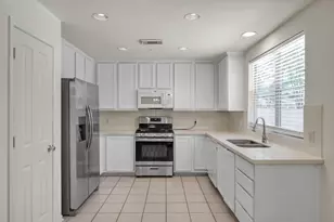 34 S Willow Point Cir, The Woodlands, TX 77382 - Photo 17