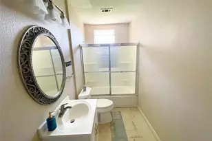 4516 Katy Fwy, Houston, TX 77007 - Photo 11