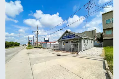 4516 Katy Freeway, Houston, TX 77007 - Photo 1