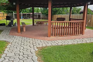 8645 Rinn St, Houston, TX 77078 - Photo 11