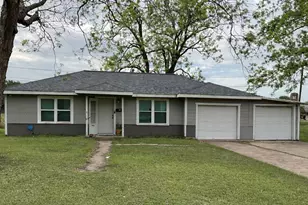 3320 Doris St, Bay City, TX 77414 - Photo 1