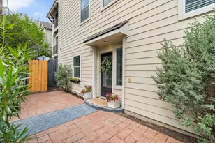 2316 Beall St, Houston, TX 77008 - Photo 3