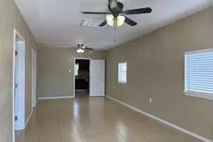 210 N Main St, Highlands, TX 77562 - Photo 11