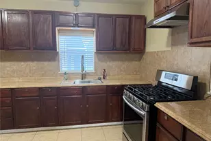 210 N Main St, Highlands, TX 77562 - Photo 7