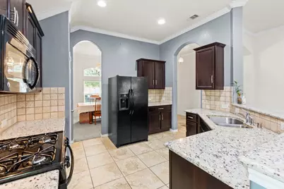 4318 Plumeria Avenue, Baytown, TX 77521 - Photo 9