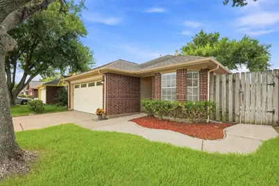 8105 Aspen Street, Texas City, TX 77591 - Photo 3