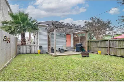 4107 Avenue M 1/2, Galveston, TX 77550 - Photo 13