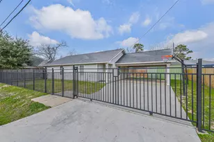 1010 Jeff St, Houston, TX 77091 - Photo 3