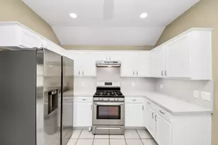2855 Lakeview Dr, Missouri City, TX 77459 - Photo 9
