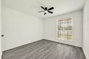 1123 Fallbrook Dr, Houston, TX 77038 - Photo 17