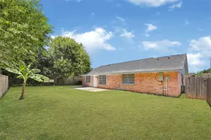 1123 Fallbrook Dr, Houston, TX 77038 - Photo 19