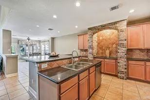 1607 Cascade Falls Dr, Friendswood, TX 77546 - Photo 17