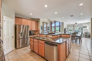 1607 Cascade Falls Dr, Friendswood, TX 77546 - Photo 19