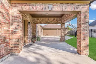 1607 Cascade Falls Dr, Friendswood, TX 77546 - Photo 3