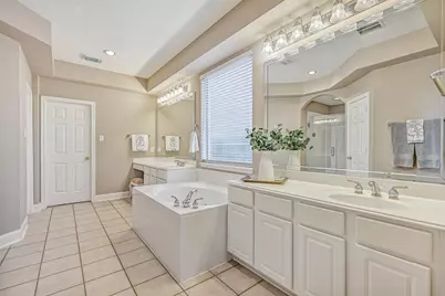 1607 Cascade Falls Drive, Friendswood, TX 77546 - Photo 21