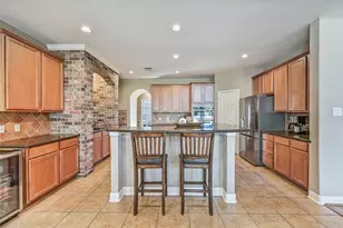 1607 Cascade Falls Dr, Friendswood, TX 77546 - Photo 3