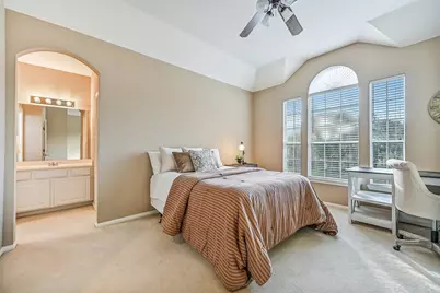 1607 Cascade Falls Drive, Friendswood, TX 77546 - Photo 33