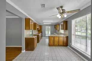 80 Eagle Rock Cir, The Woodlands, TX 77381 - Photo 13
