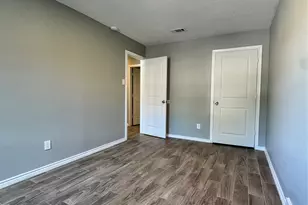 7886 Locksley Rd, Houston, TX 77078 - Photo 9