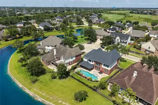 1125 Shady Knoll, League City, TX 77573 - Photo 3