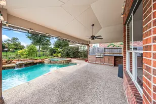 1125 Shady Knoll, League City, TX 77573 - Photo 5