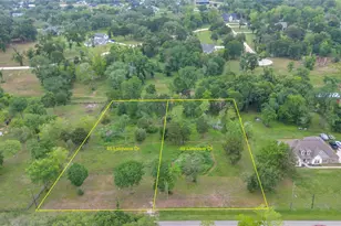 49 Lakeview Dr, Alvin, TX 77511 - Photo 1