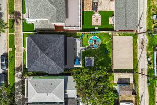 3124 Bernardo De Galvez Ave, Galveston, TX 77550 - Photo 45