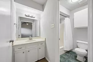 1605 Cypress Hollow St, Pearland, TX 77581 - Photo 21